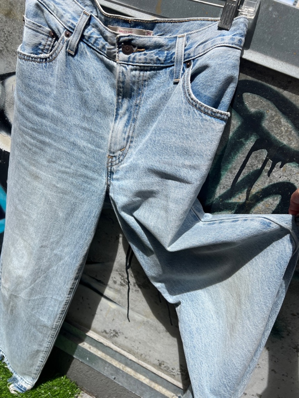 Distressed Baggy Dad Levi’s Jeans Size 29